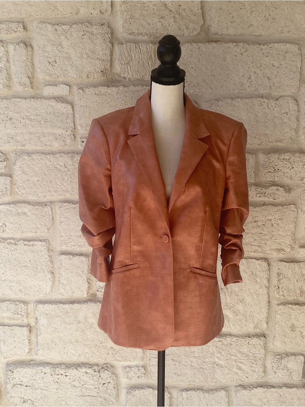 cinq a sept Kylie Single Button Faux Leather Blazer Sz 6 - Picture 2 of 13